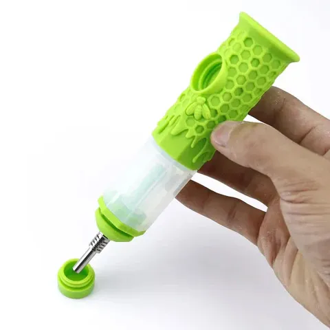 A green pipe nectar collector